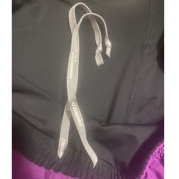 EUC womens Nike running shorts - Picture 5 of 5